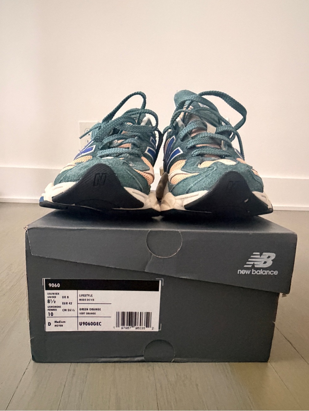 New Balance Unisex Green Orange 9060 Sneakers